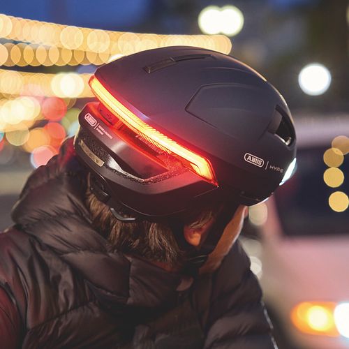 45220_HYP-E_midnight_blue_Lifestyle_DSC09333_1_SB (1).jpg