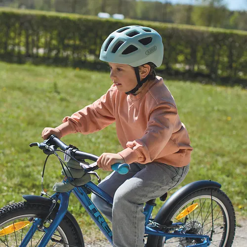 10094438_01_11001554_01_IVERA_CHAIN_7210K_110_Youn_I_3_0_bike_packing_green_powder_green_Lifestyle_6502_SB.jpeg
