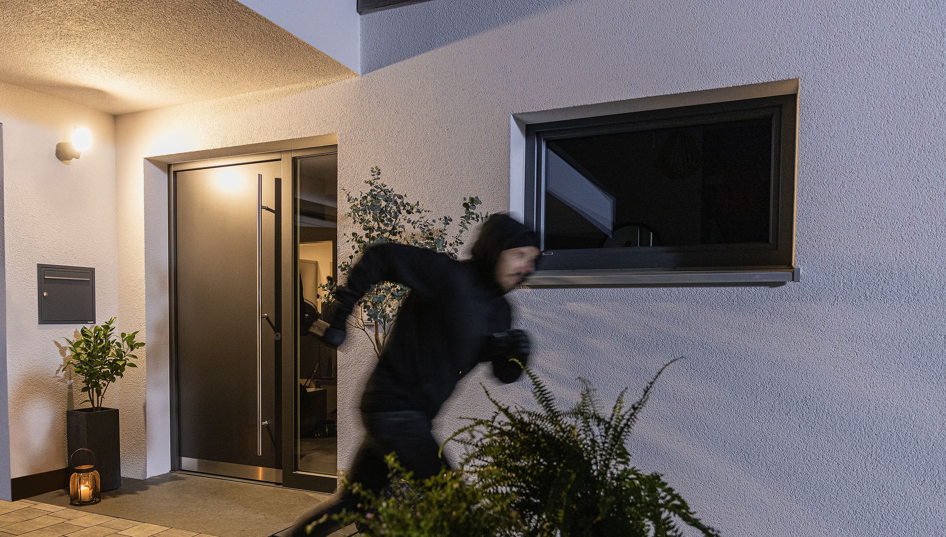 Mehr Einbrüche in der dunklen Jahreszeit – ABUS gibt Tipps für wirksamen Schutz