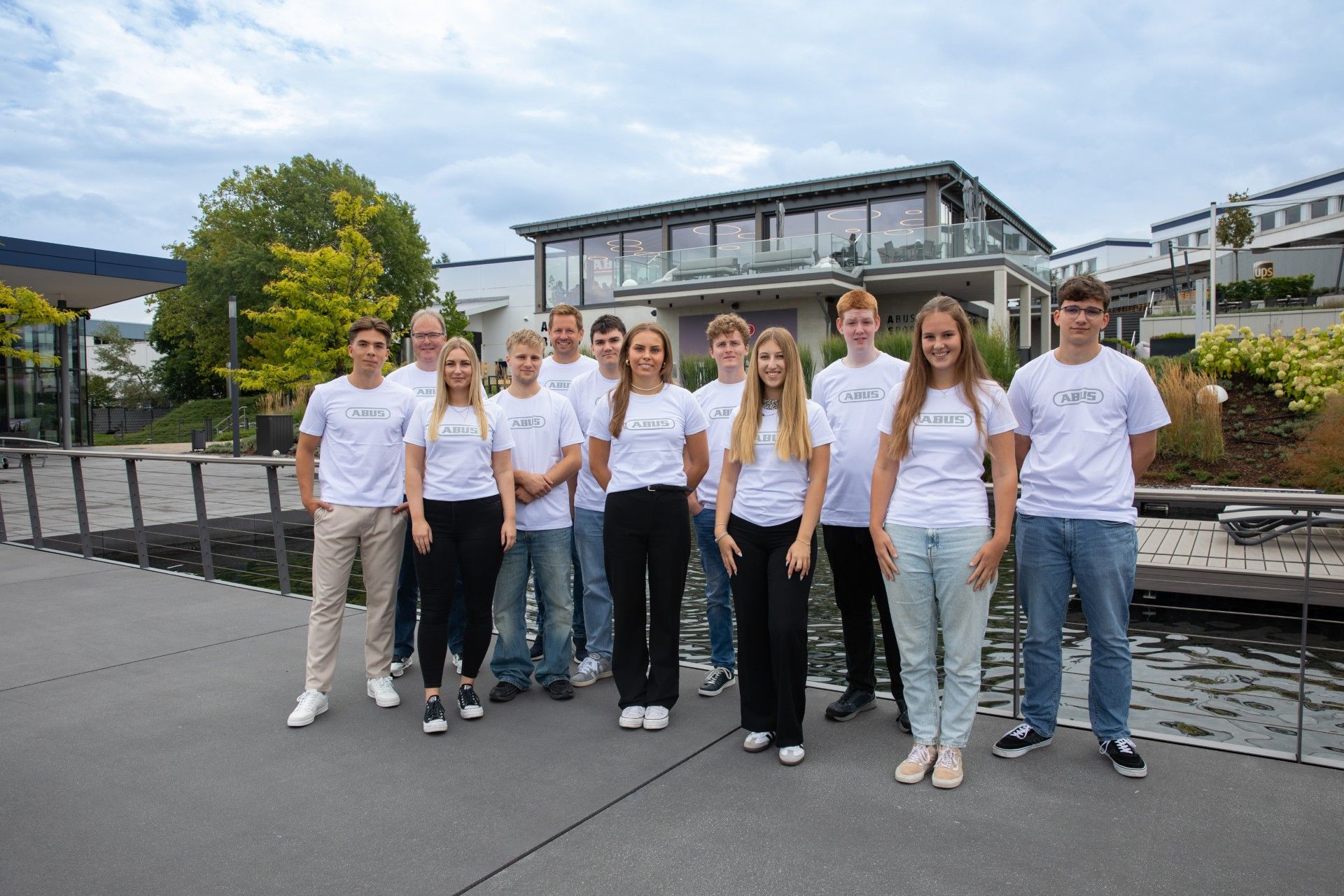 ABUS begrüßt neue Auszubildende – Neun Talente starten ins Berufsleben