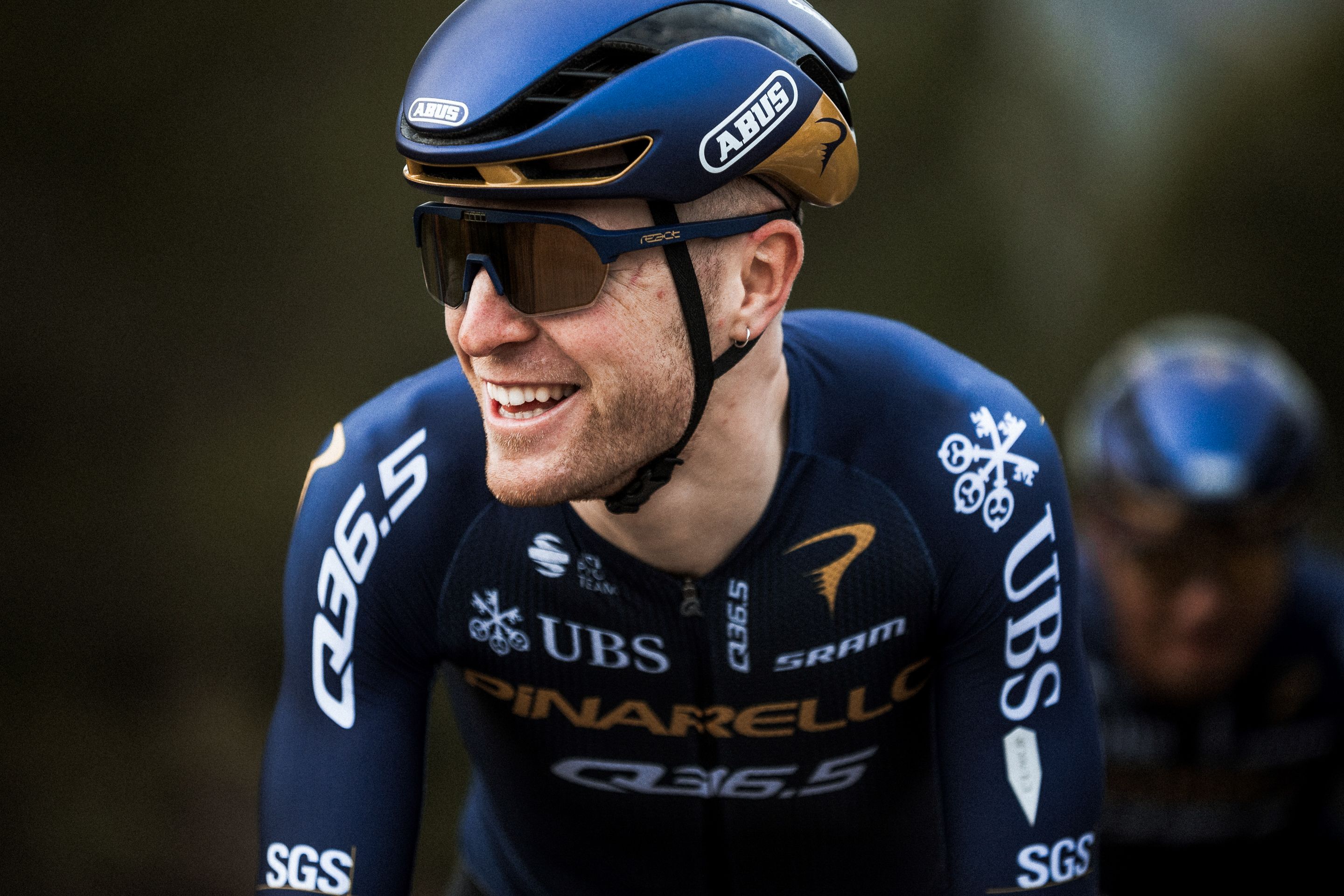 ABUS stärkt Engagement im Profiradsport durch strategische Partnerschaft mit dem Pinarello Q36.5 Pro Cycling Team 