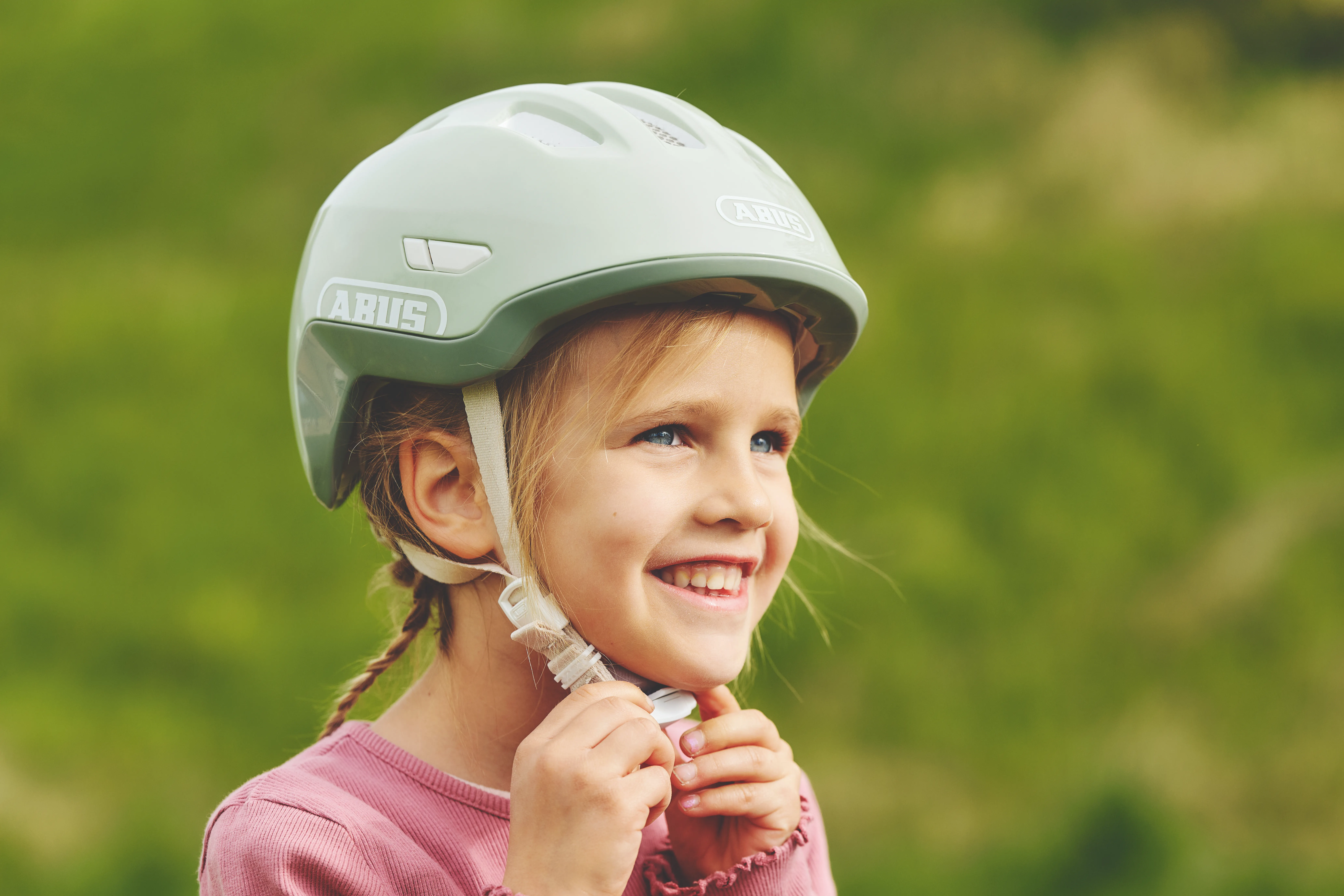 ABUS SMILEY 3.0 FL.ACE LED – Kinderhelm mit Premium-Komfort