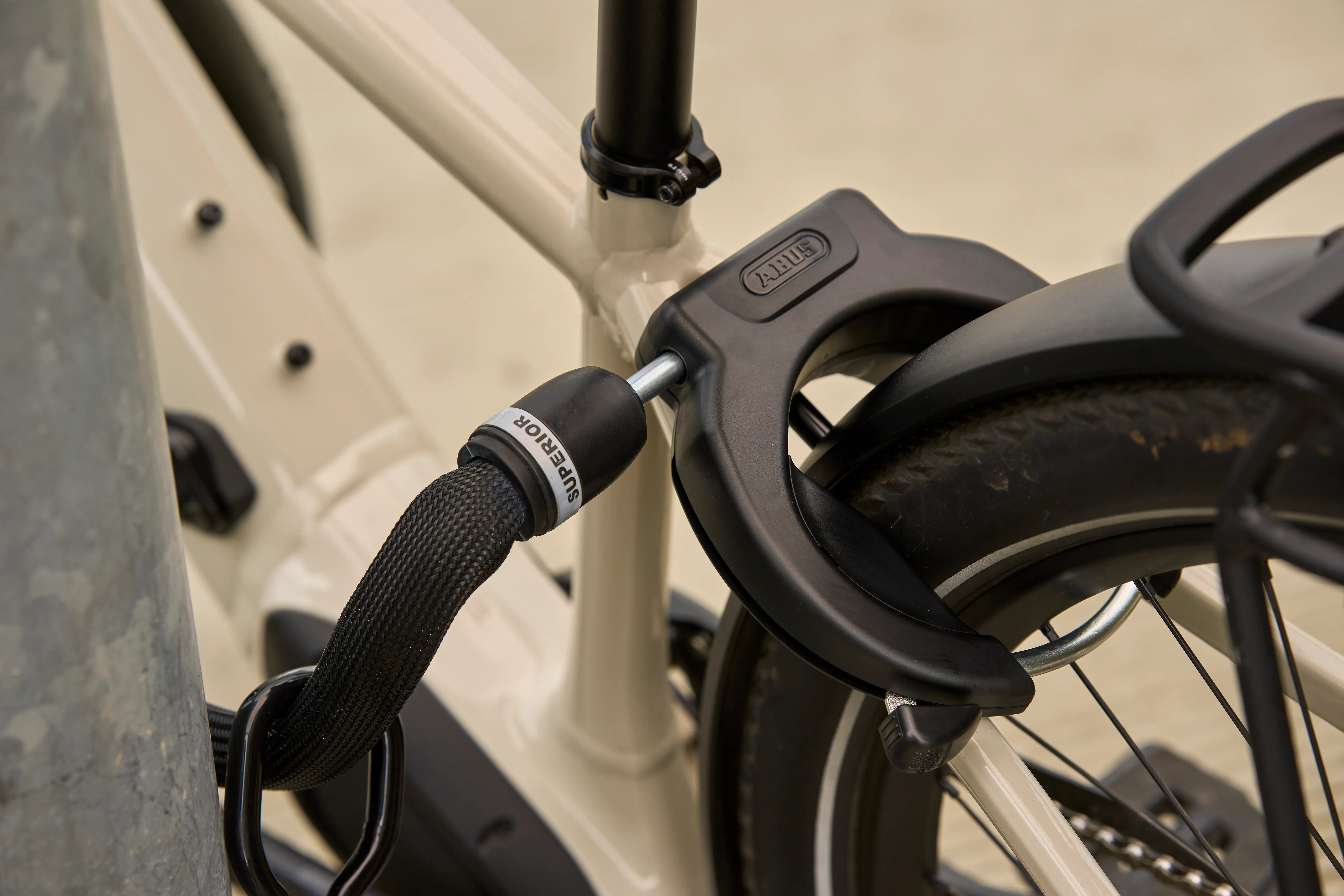 47315_Adaptor_Chain_Superior_black_Lifestyle_DSC07287.jpg