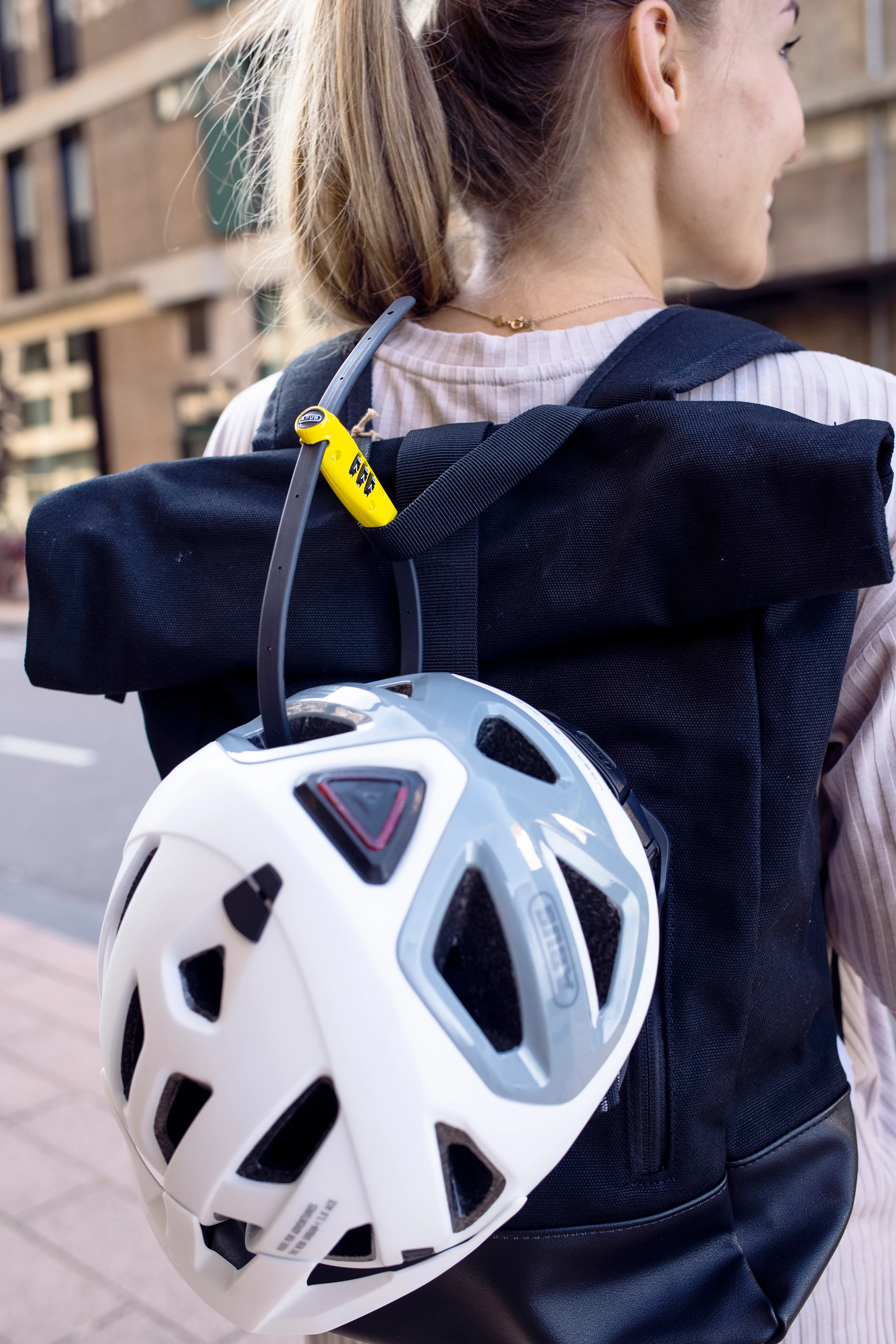 95601_Milieu_TravelGuard_yellow_0713.jpg
