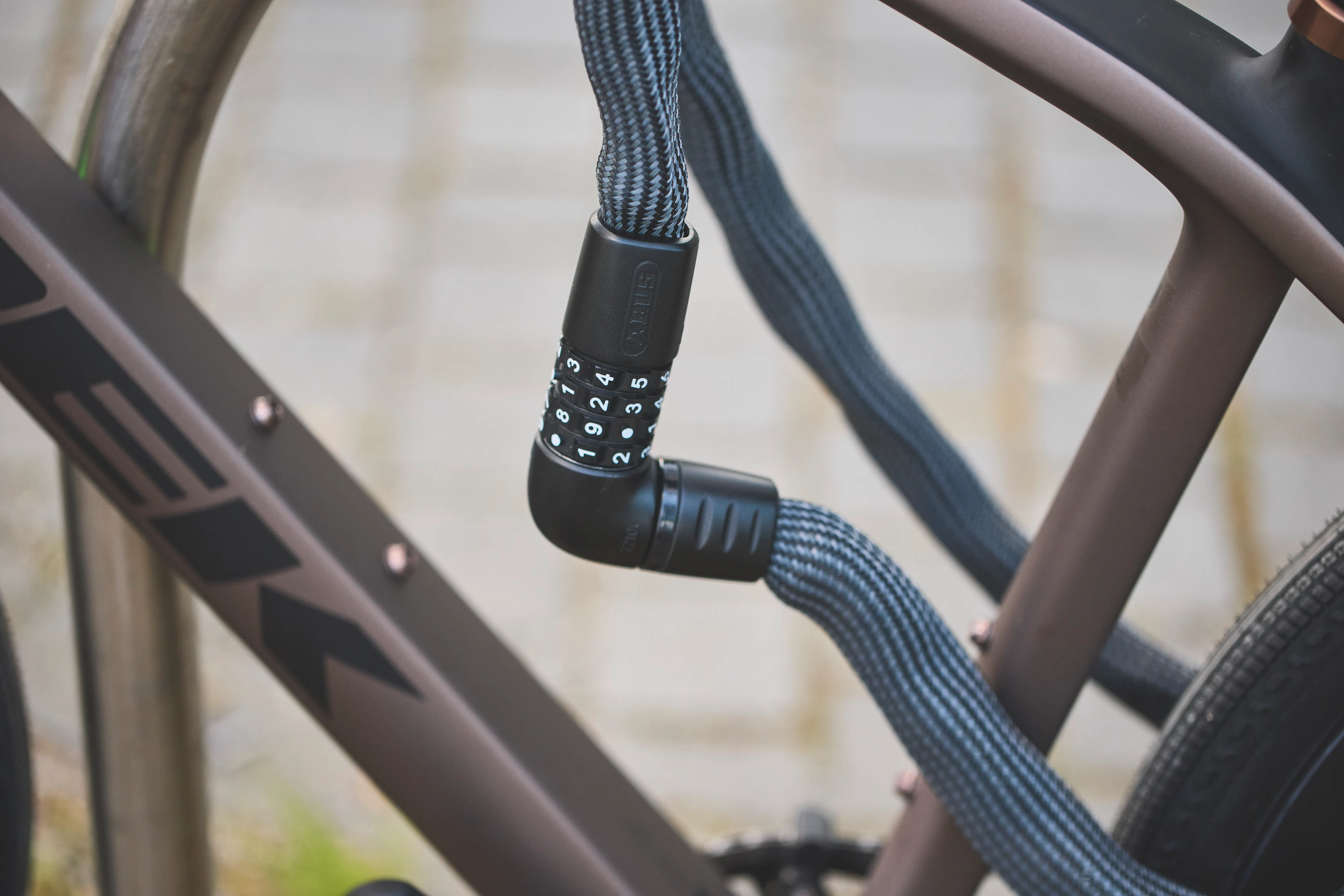 11001762_01_Ivera_Chain_7210C_110_anthracite_Lifestyle_9342_SK.jpeg