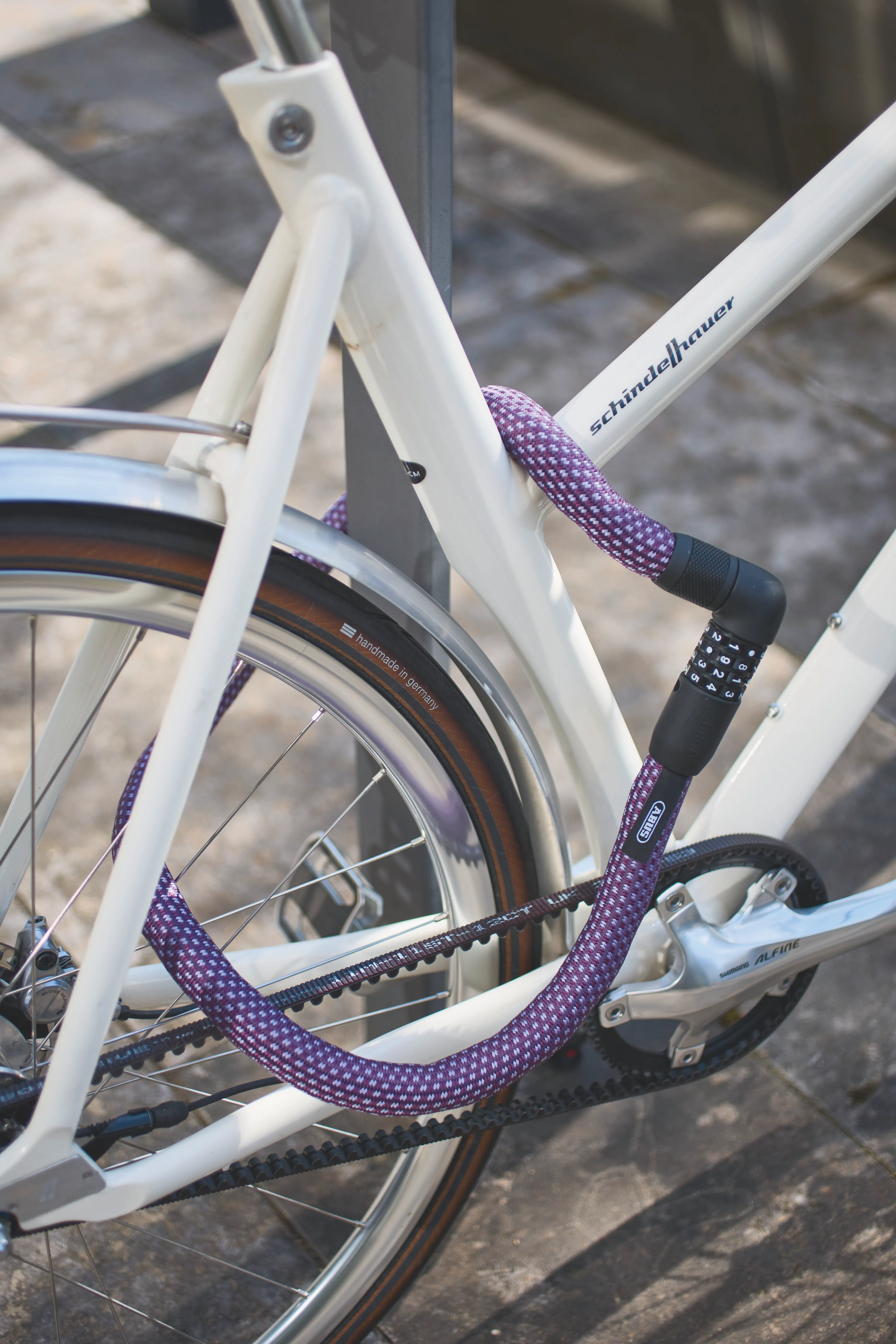 11001384_01_Yarnit_4004C_110_midnight_purple_Lifestyle_7922_MT.jpeg