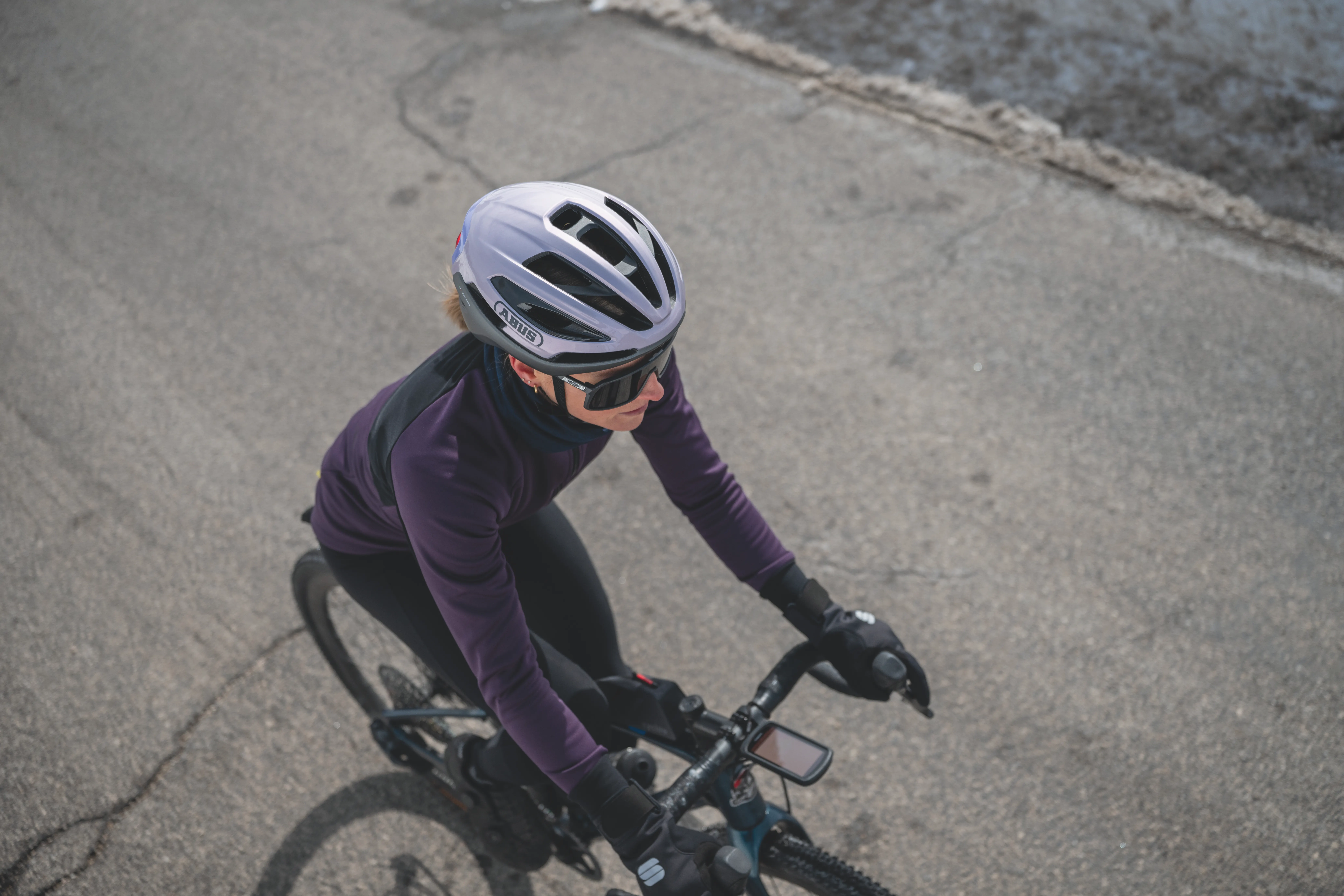 11001436_01_Taipan_all_in_purple_Lifestyle_02739_MT.jpeg