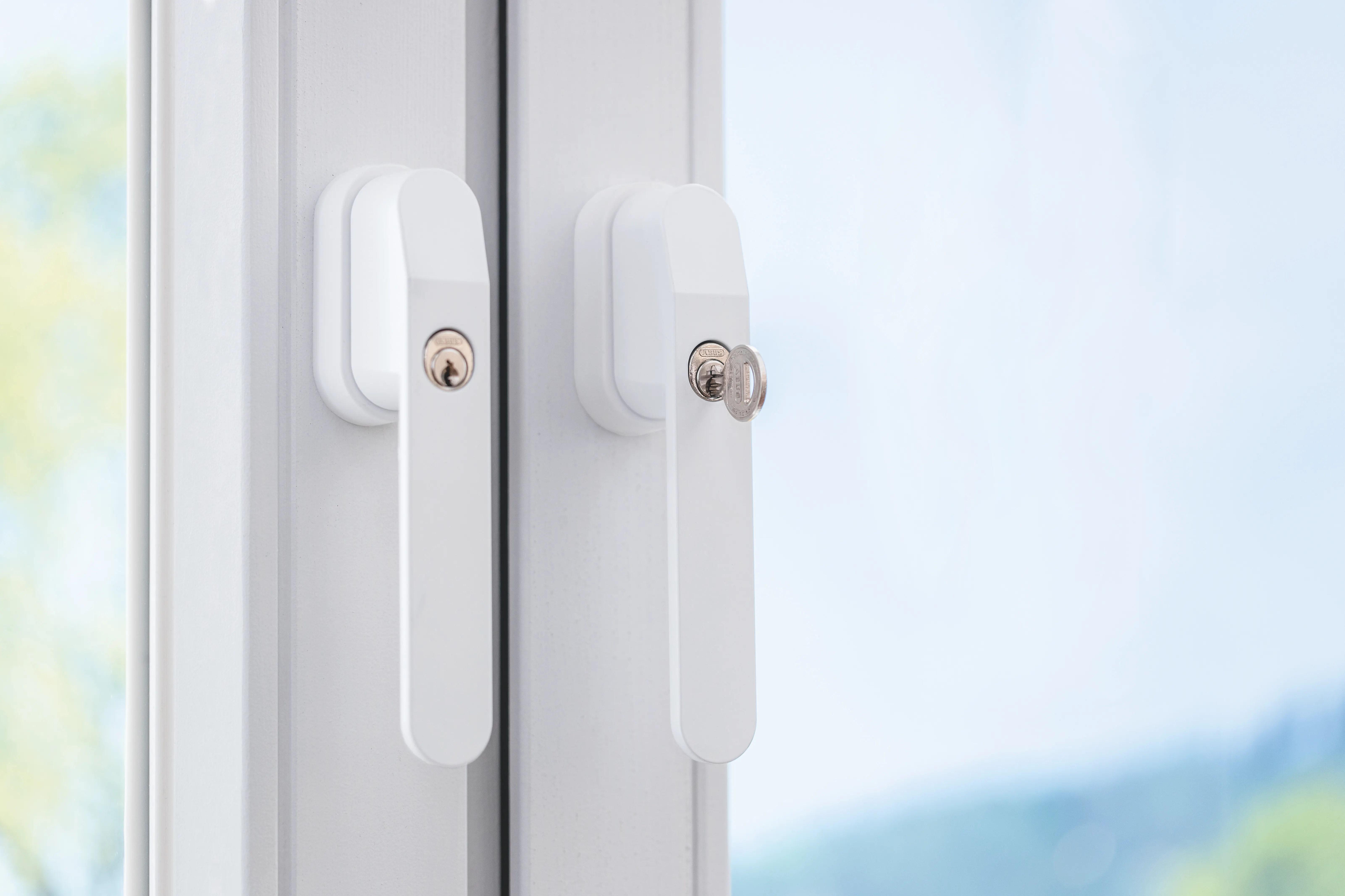 96661_FG400_window_handle_white_Application_1386.jpg