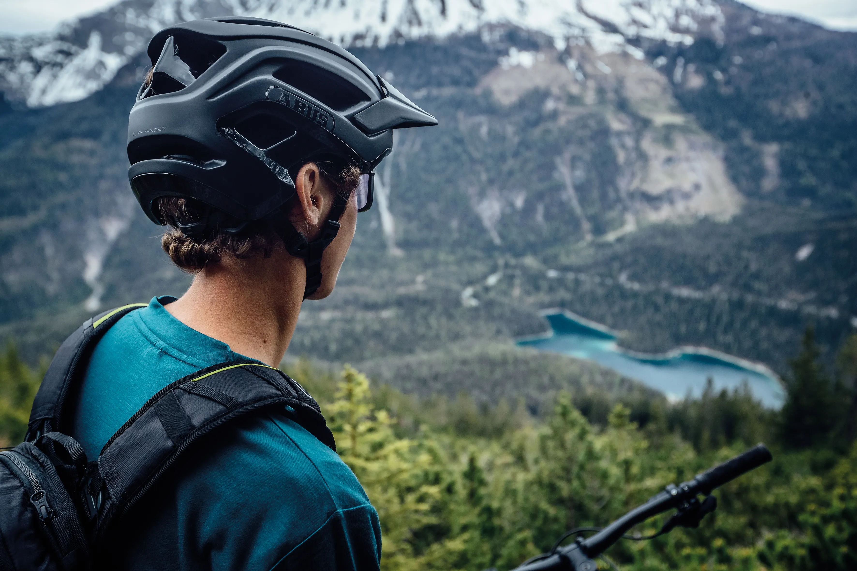 ABUS_Helm_CliffHanger_300dpi_02.jpg
