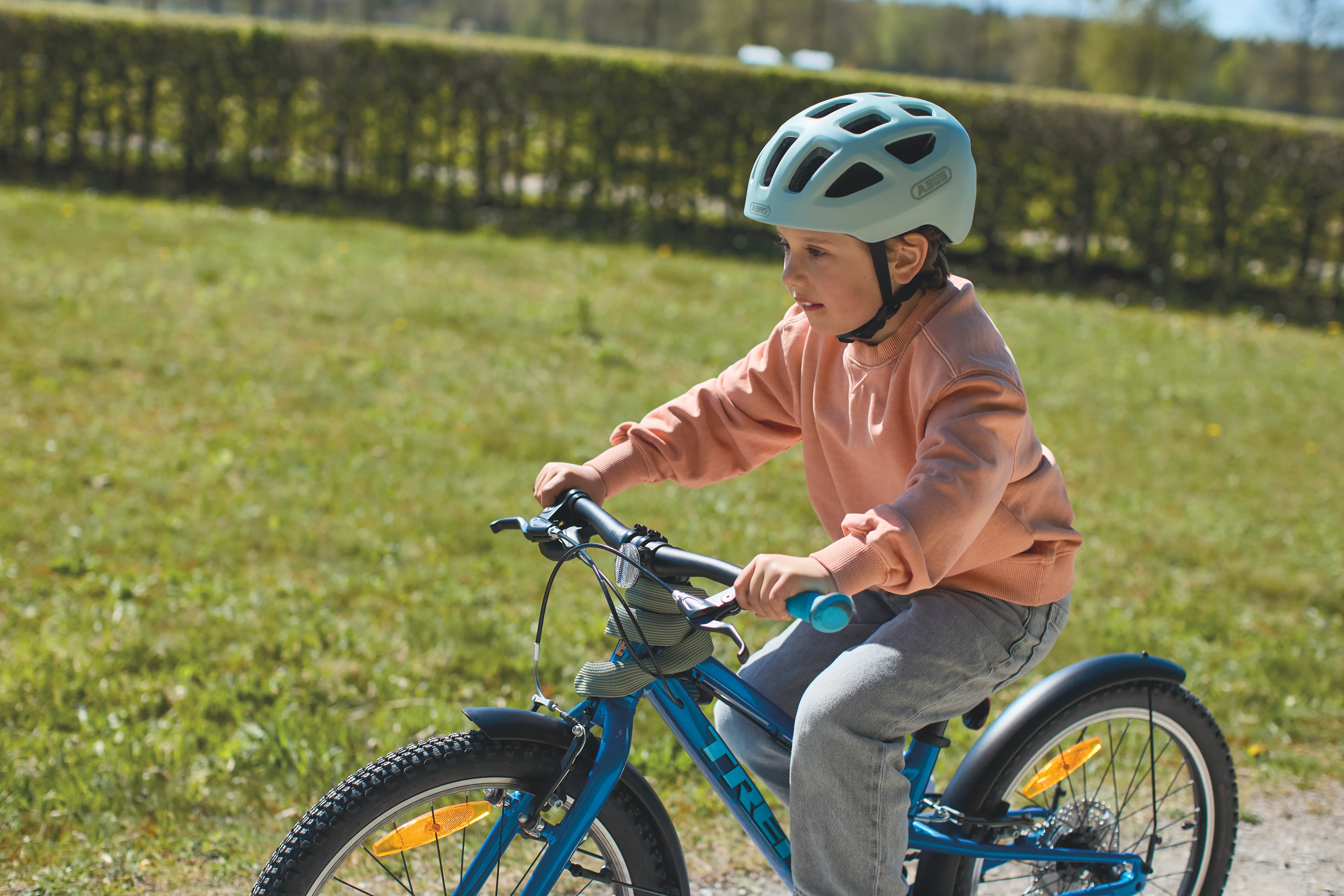 10094438_01_11001554_01_IVERA_CHAIN_7210K_110_Youn_I_3_0_bike_packing_green_powder_green_Lifestyle_6502_SB.jpeg
